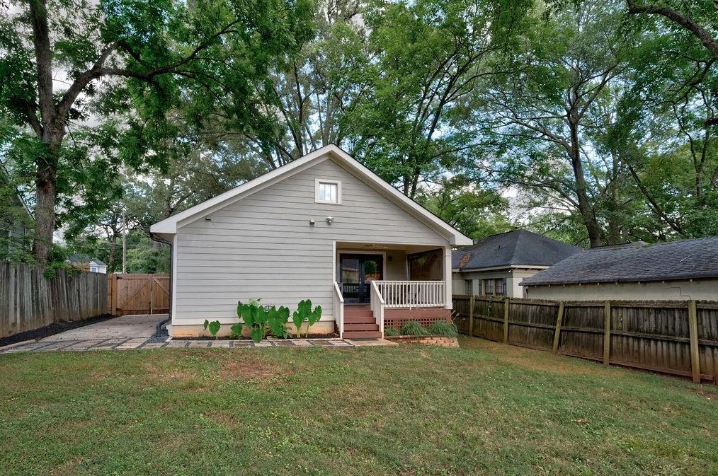 1727 Flat Shoals Rd, Atlanta GA  30349-6173 exterior