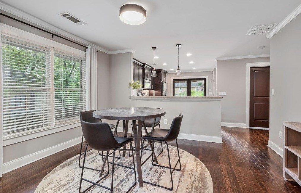 1727 Flat Shoals Rd, Atlanta GA  30349-6173 exterior
