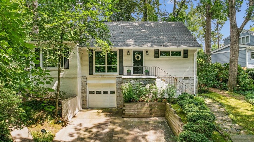 2633 Ridgemore Rd, Atlanta, GA 30318-1443