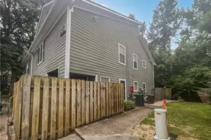1097 Rock Creek Ln, Norcross, GA 30093 - Photo 4