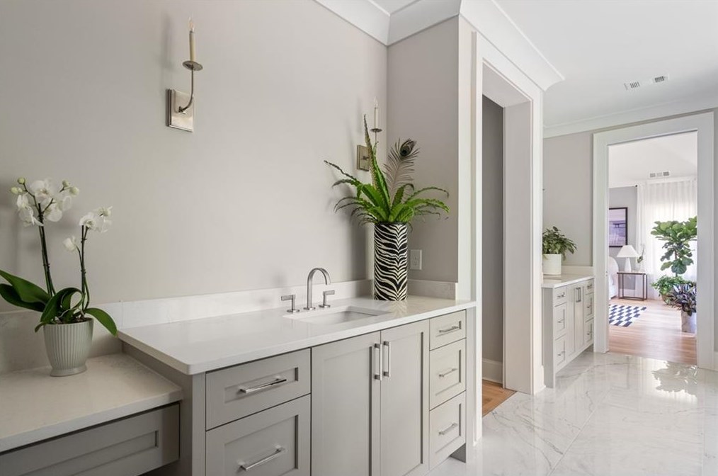 679 Moores Mill Rd, Atlanta GA  30327-0015 exterior