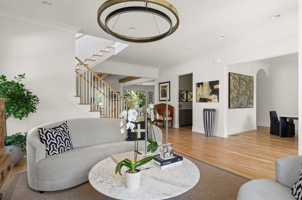 679 Moores Mill Rd, Atlanta GA  30327-0015 exterior