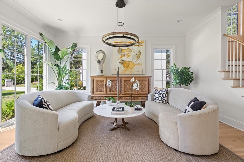 679 Moores Mill Rd, Atlanta GA  30327-0015 exterior