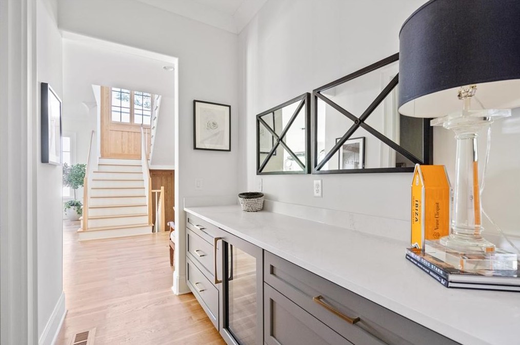 679 Moores Mill Rd, Atlanta GA  30327-0015 exterior