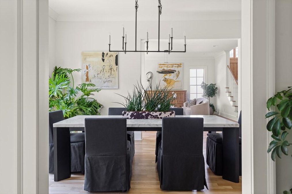 679 Moores Mill Rd, Atlanta GA  30327-0015 exterior