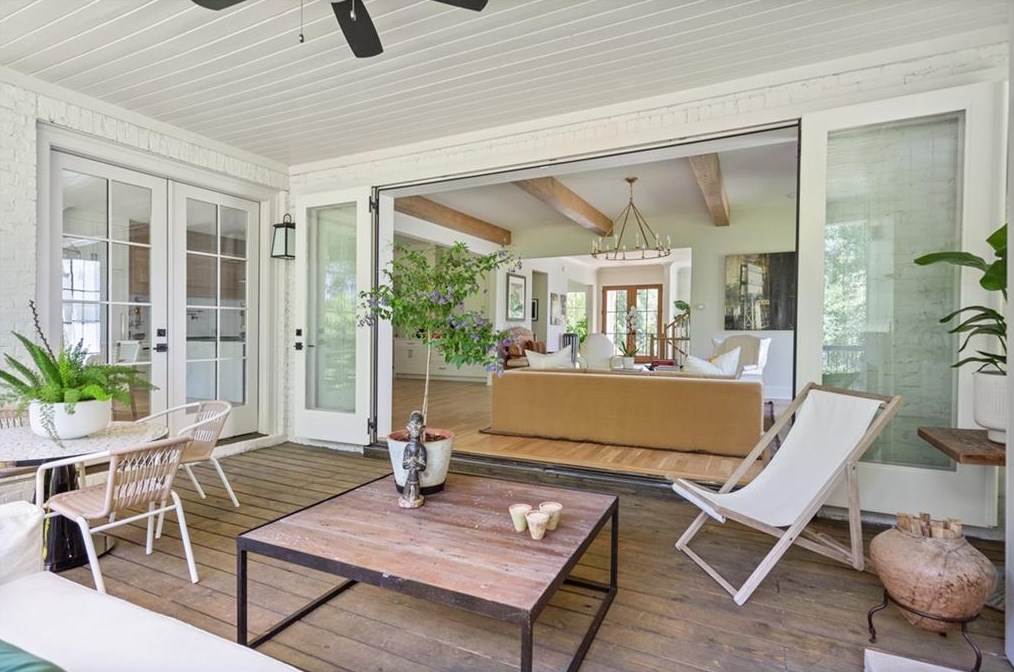 679 Moores Mill Rd, Atlanta GA  30327-0015 exterior