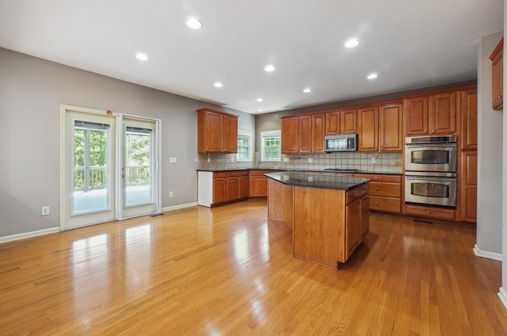 6204 Mimosa Cir, Tucker GA 30084-1945 exterior