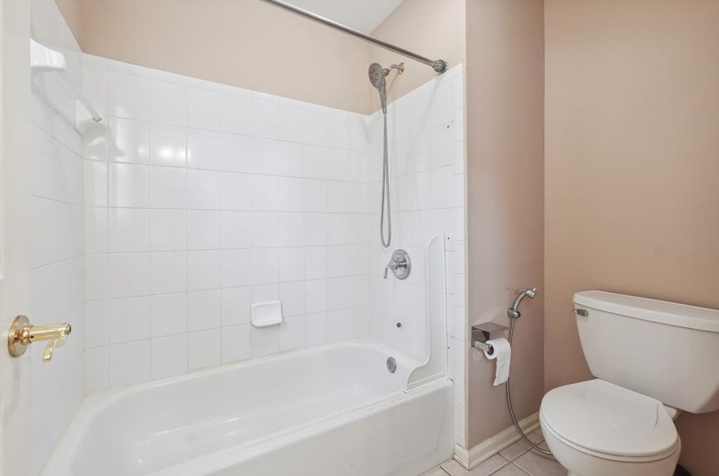 6204 Mimosa Cir, Tucker GA 30084-1945 exterior