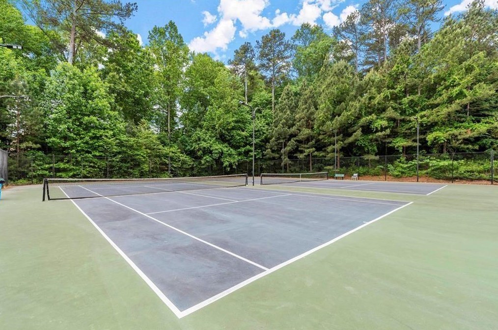 6204 Mimosa Cir, Tucker GA 30084-1945 exterior