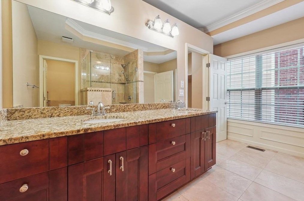 6204 Mimosa Cir, Tucker GA 30084-1945 exterior