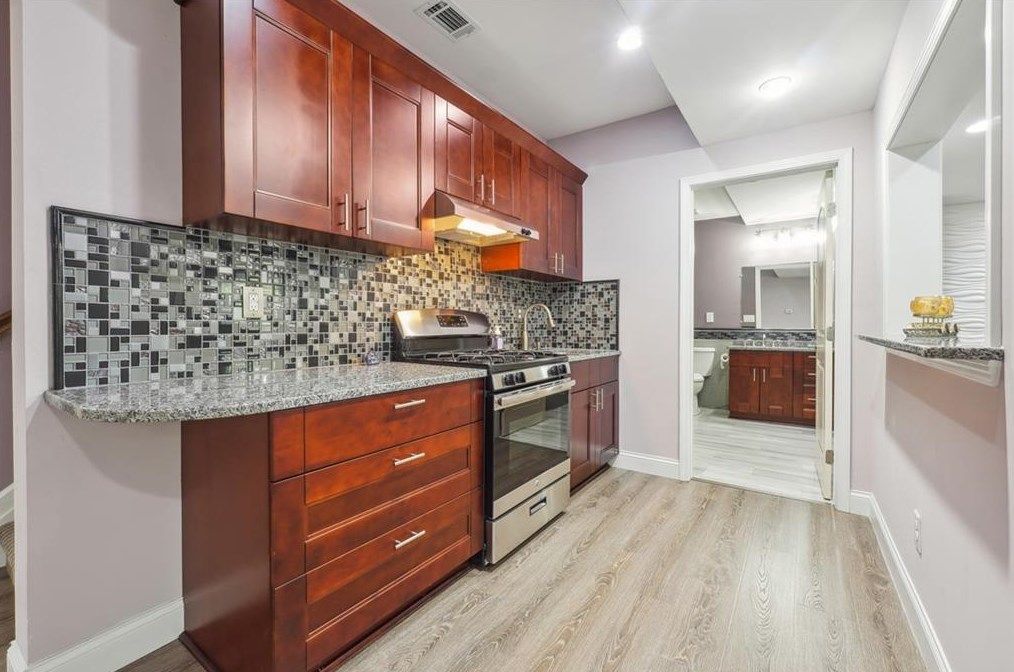 6204 Mimosa Cir, Tucker GA 30084-1945 exterior