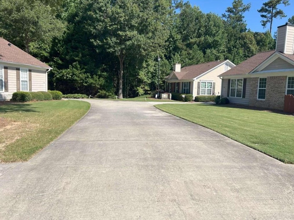 180 Camry Ln, Grayson, GA 30017-4230
