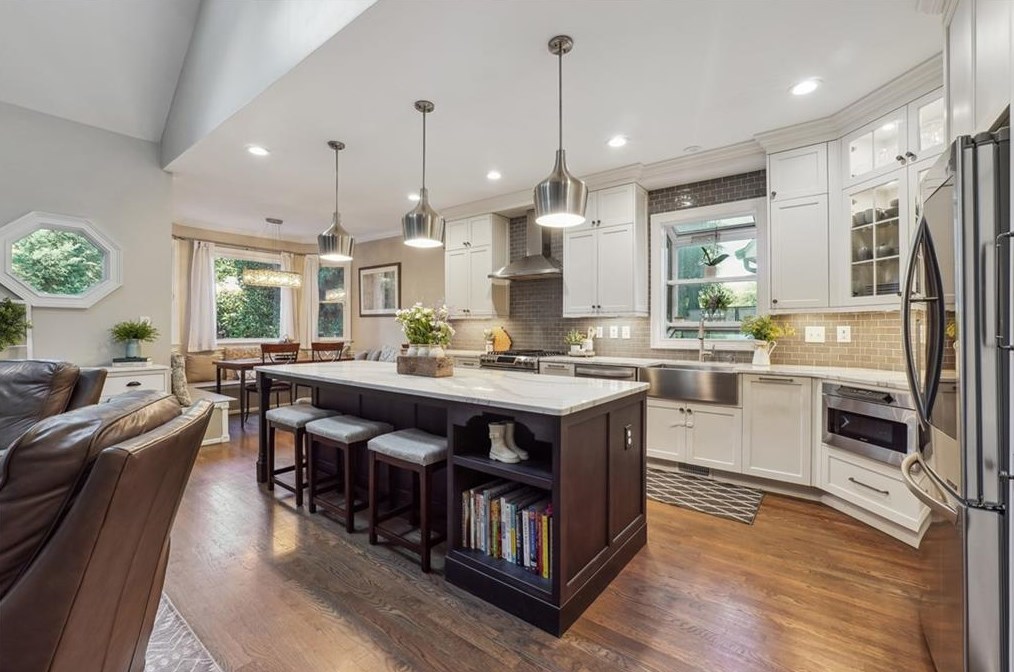 500 Fountain Oaks Way, Atlanta GA  30342-2576 exterior