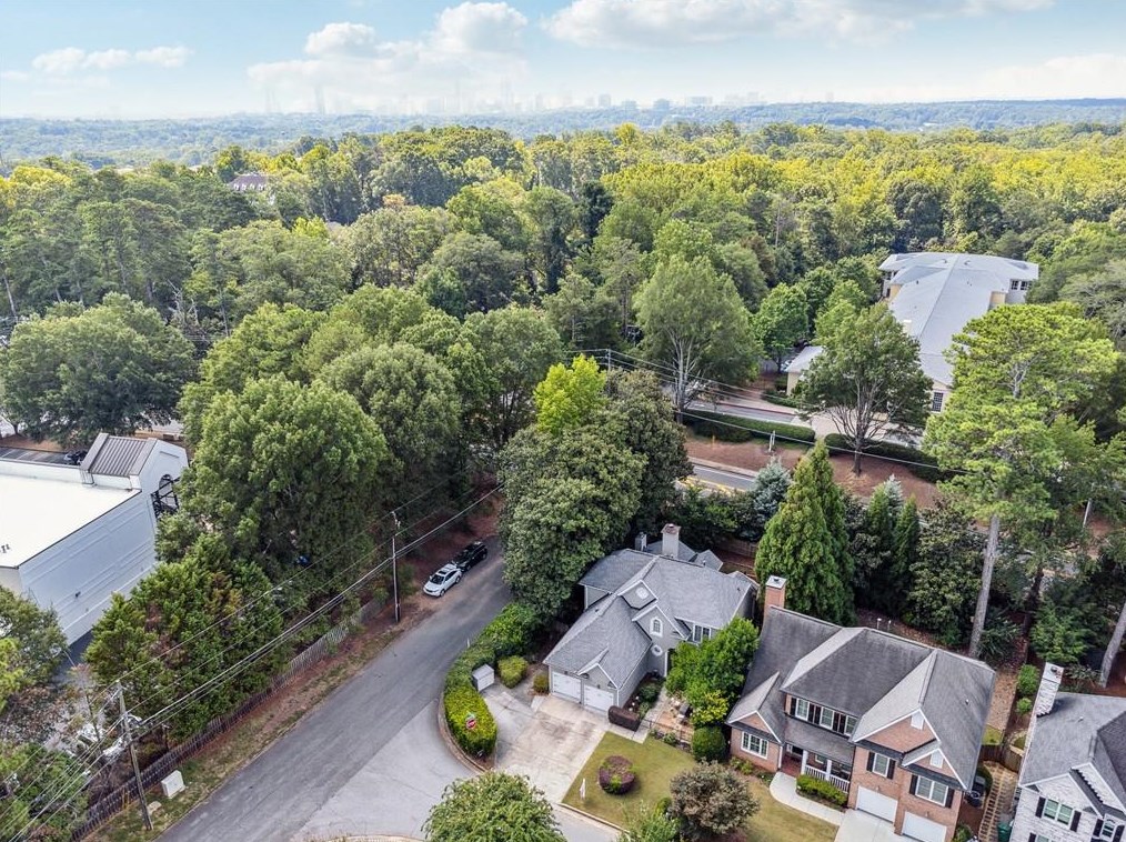 500 Fountain Oaks Way, Atlanta GA  30342-2576 exterior