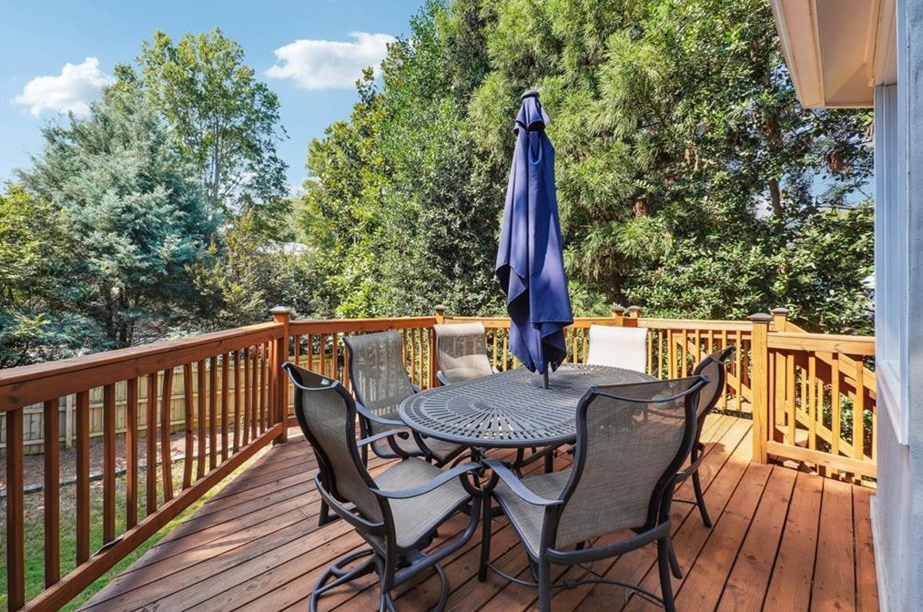 500 Fountain Oaks Way, Atlanta GA  30342-2576 exterior