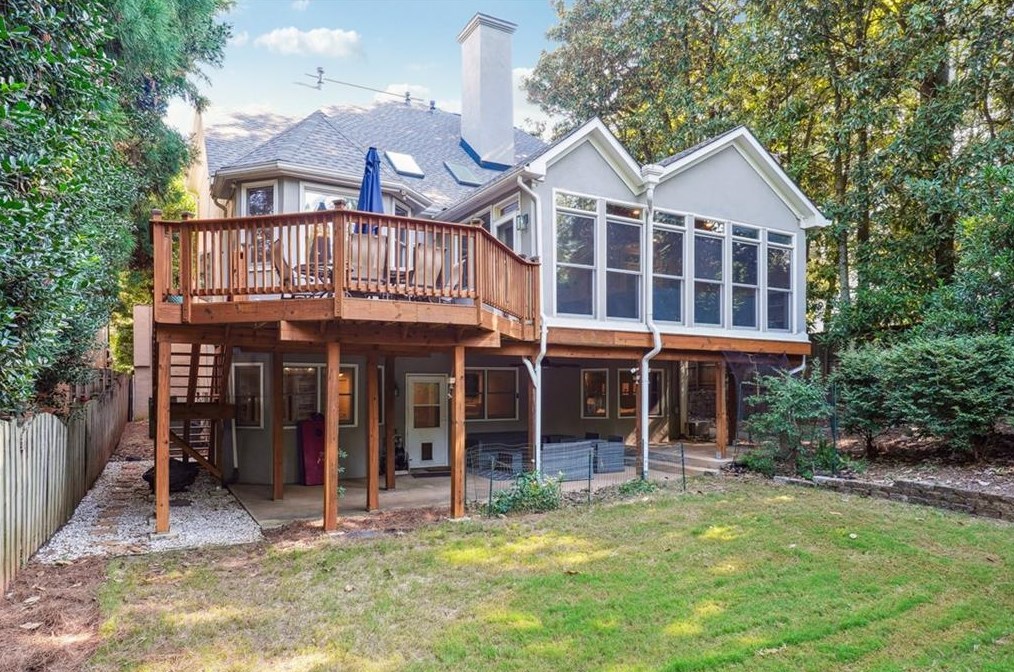 500 Fountain Oaks Way, Atlanta GA  30342-2576 exterior