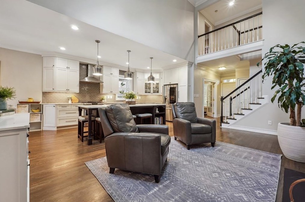 500 Fountain Oaks Way, Atlanta GA  30342-2576 exterior