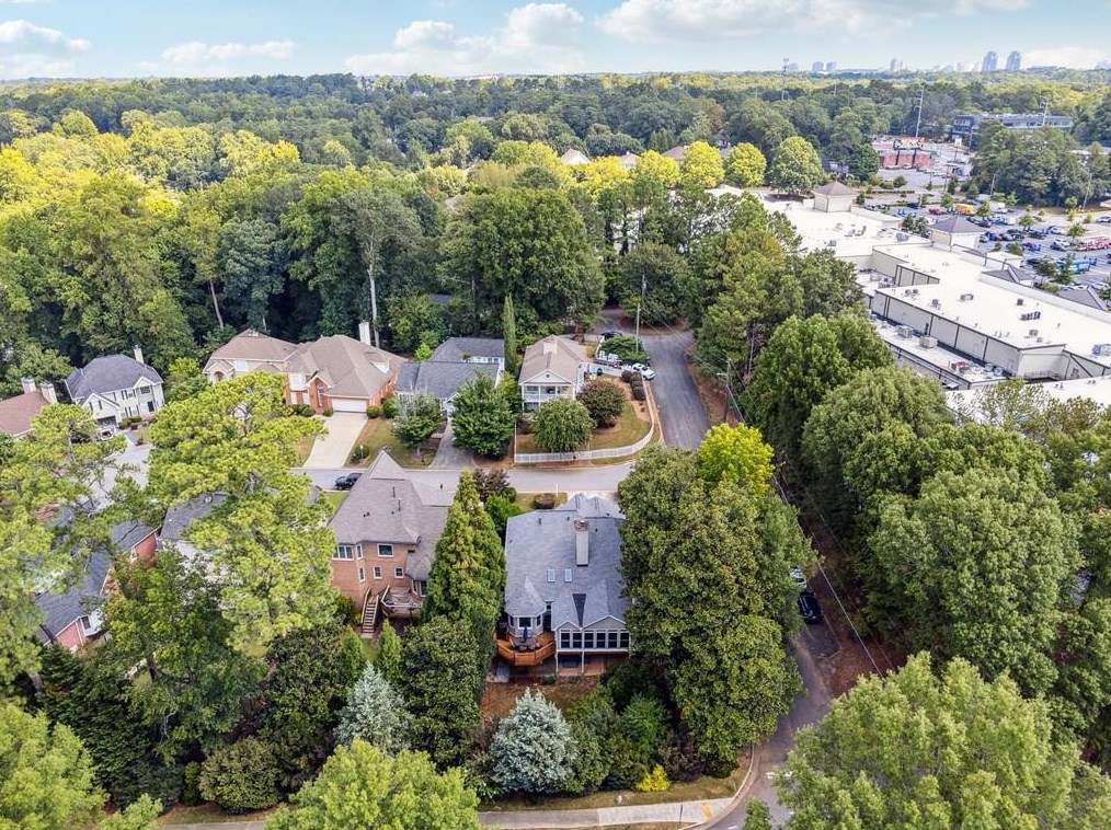 500 Fountain Oaks Way, Atlanta GA  30342-2576 exterior
