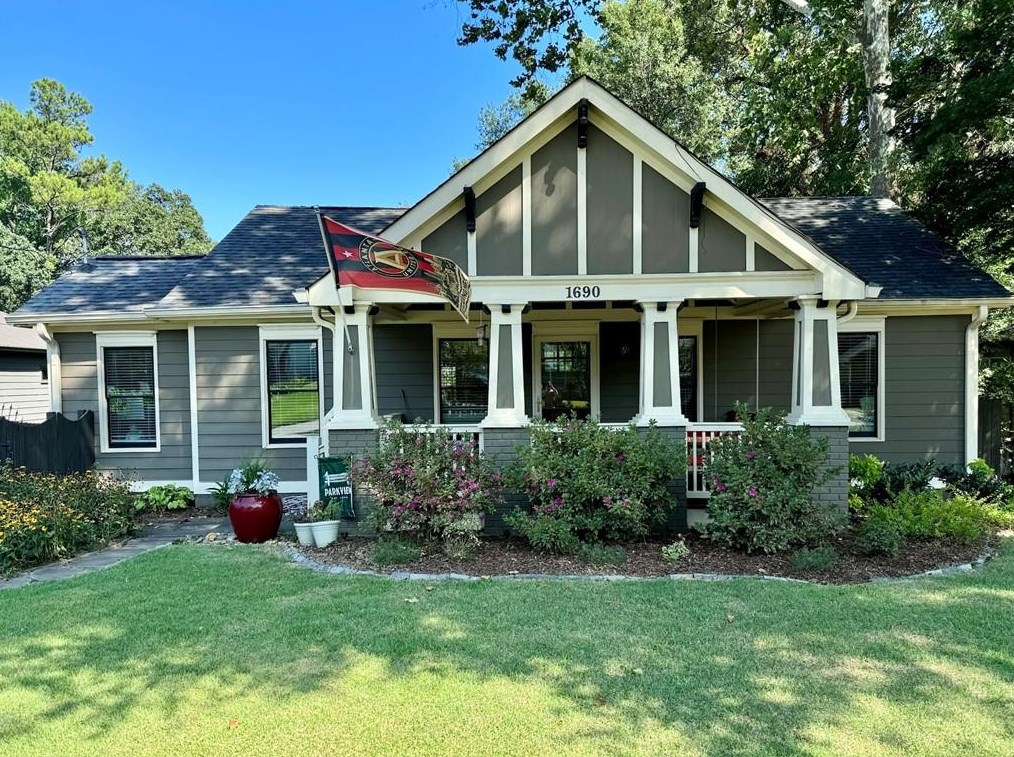 1690 Fairway Hill Dr, Atlanta, GA 30317-2404