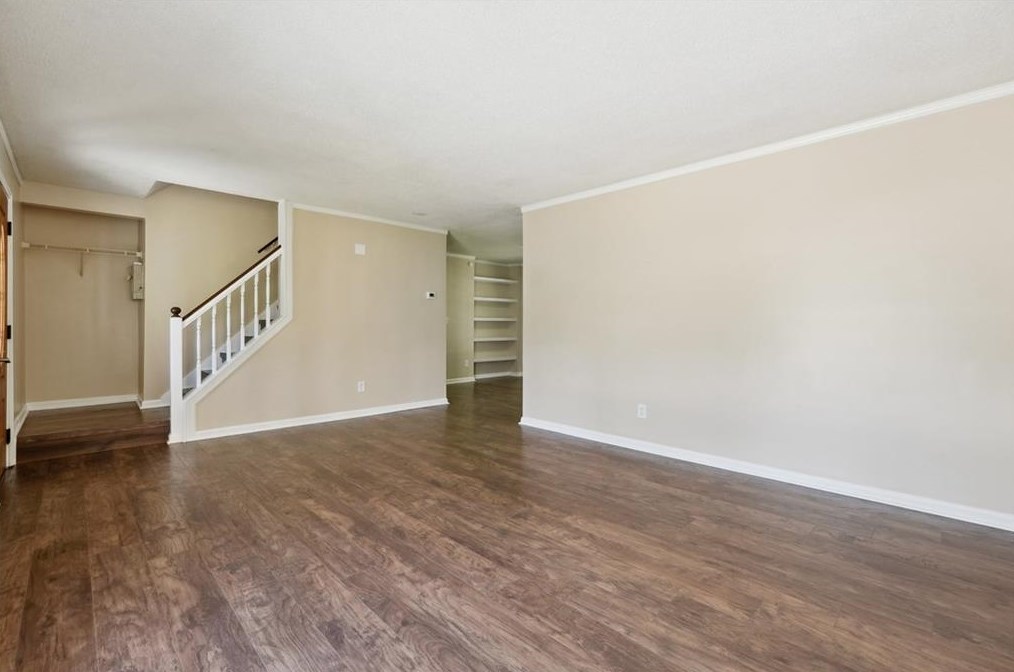 6223 Marbut Farms Ln, Lithonia GA 30058-8977 exterior