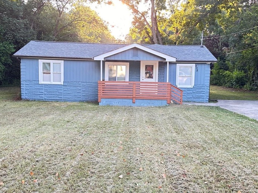 208 Elizabeth Dr, Lithonia, GA 31028