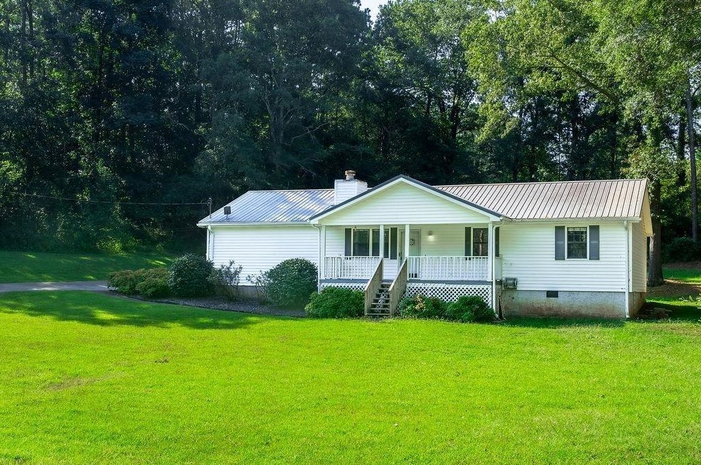 1503 Country Ct, Auburn, GA 30011-2501