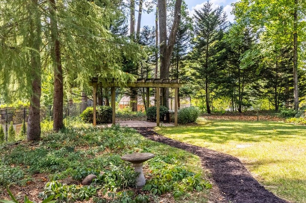 168 Pinecrest Ave, Decatur GA  30030-1933 exterior