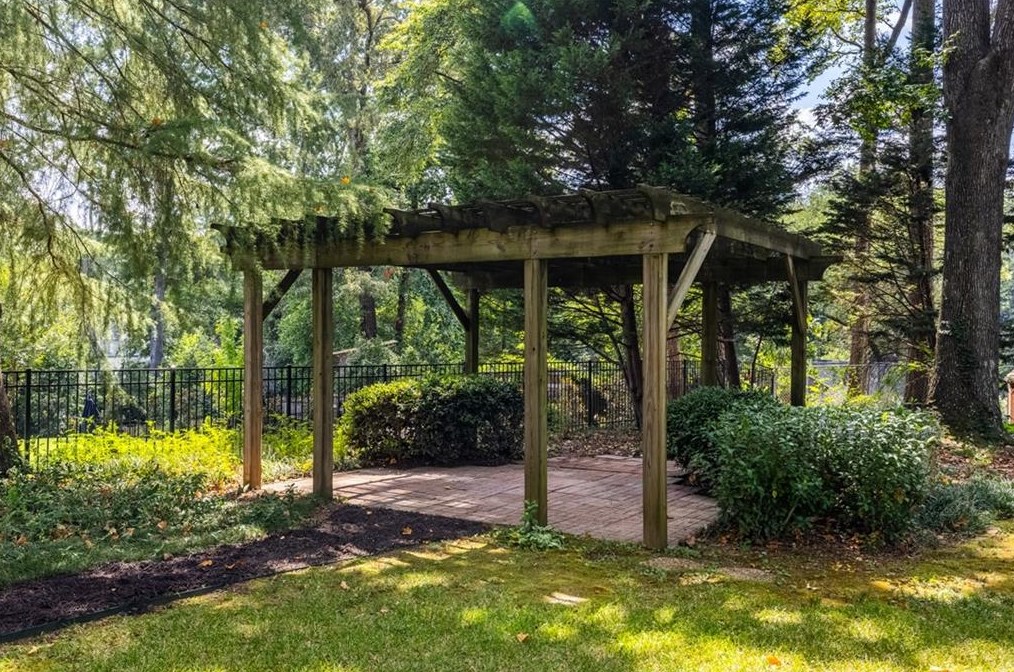 168 Pinecrest Ave, Decatur GA  30030-1933 exterior