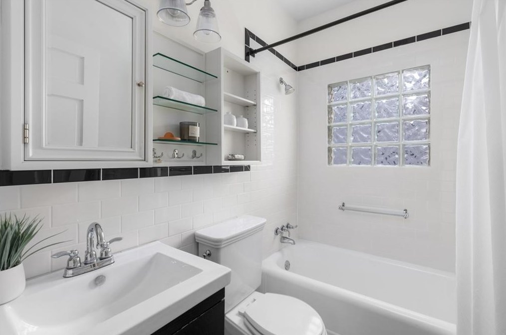 168 Pinecrest Ave, Decatur GA  30030-1933 exterior