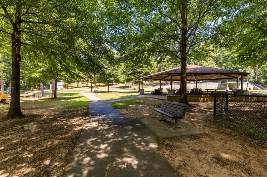 168 Pinecrest Ave, Decatur GA  30030-1933 exterior