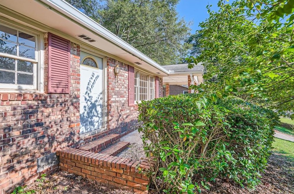 2401 Winshire Dr, Decatur, GA 30035