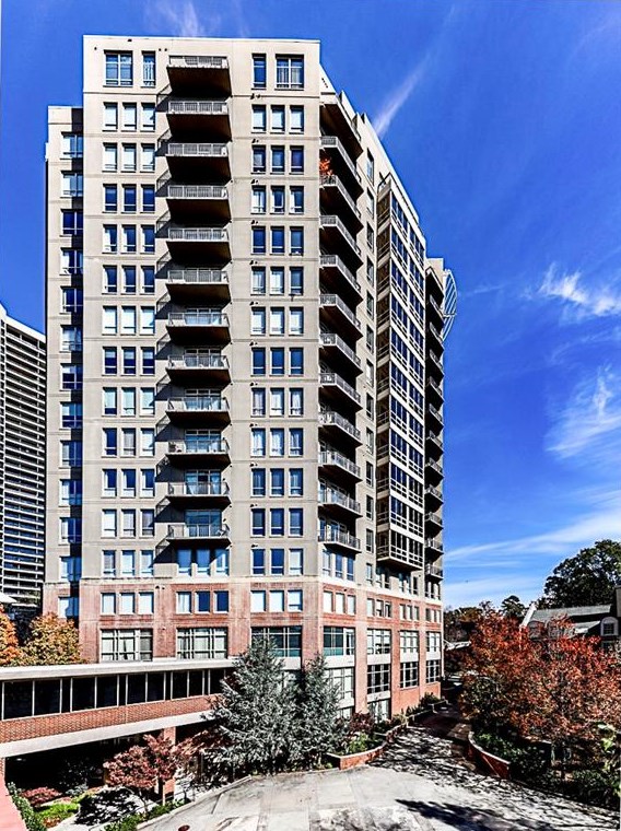 2626 Peachtree Rd, Atlanta GA  30305-5617 exterior