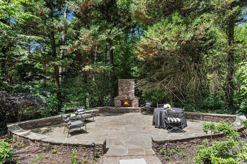 3962 Wieuca Rd, Atlanta GA  30342-3850 exterior