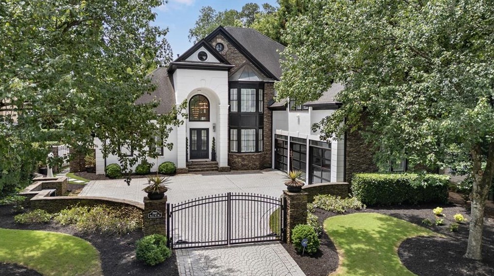 3962 Wieuca Rd, Atlanta GA  30342-3850 exterior