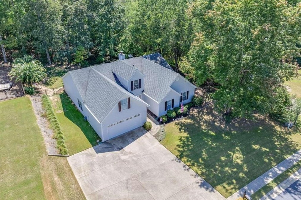 757 Baskins Cir, Winder, GA 30680-3582