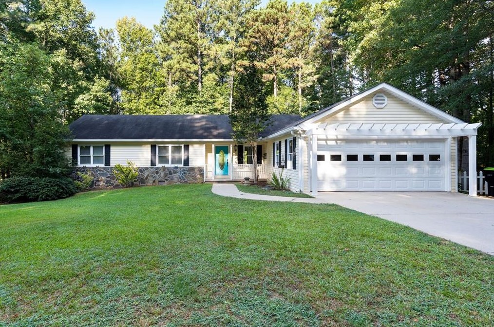 25 Shadowood Ln, Bremen, GA 30110