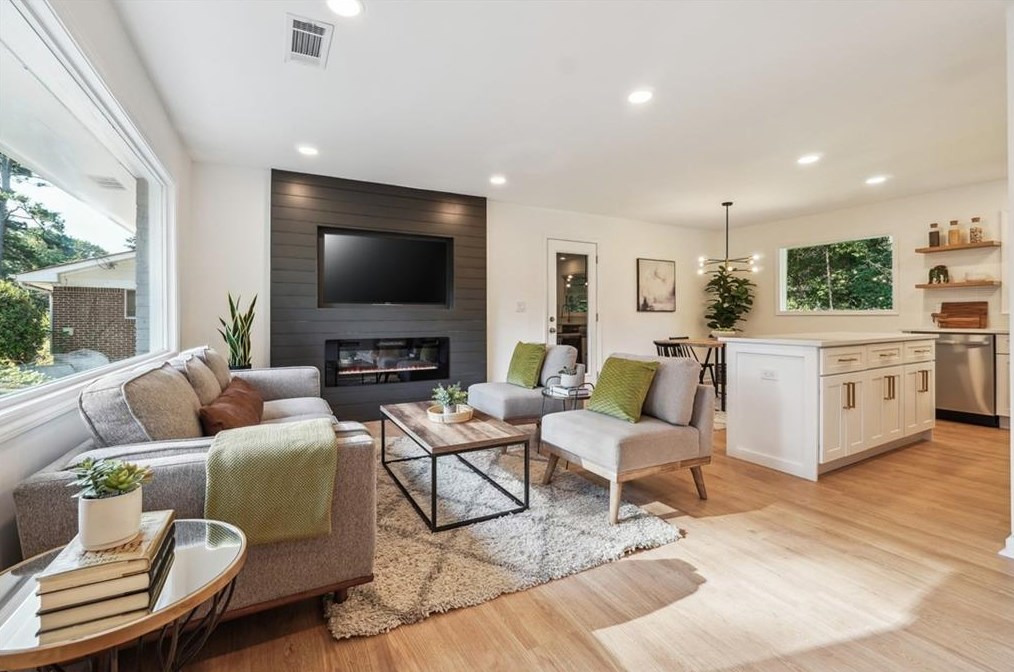 1659 Atherton Cir, Decatur, GA 30035