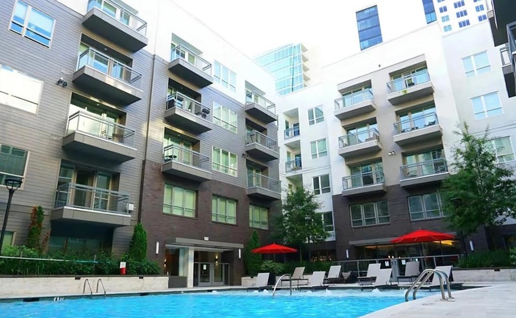 1010 Peachtree St, Atlanta GA  30309-3804 exterior