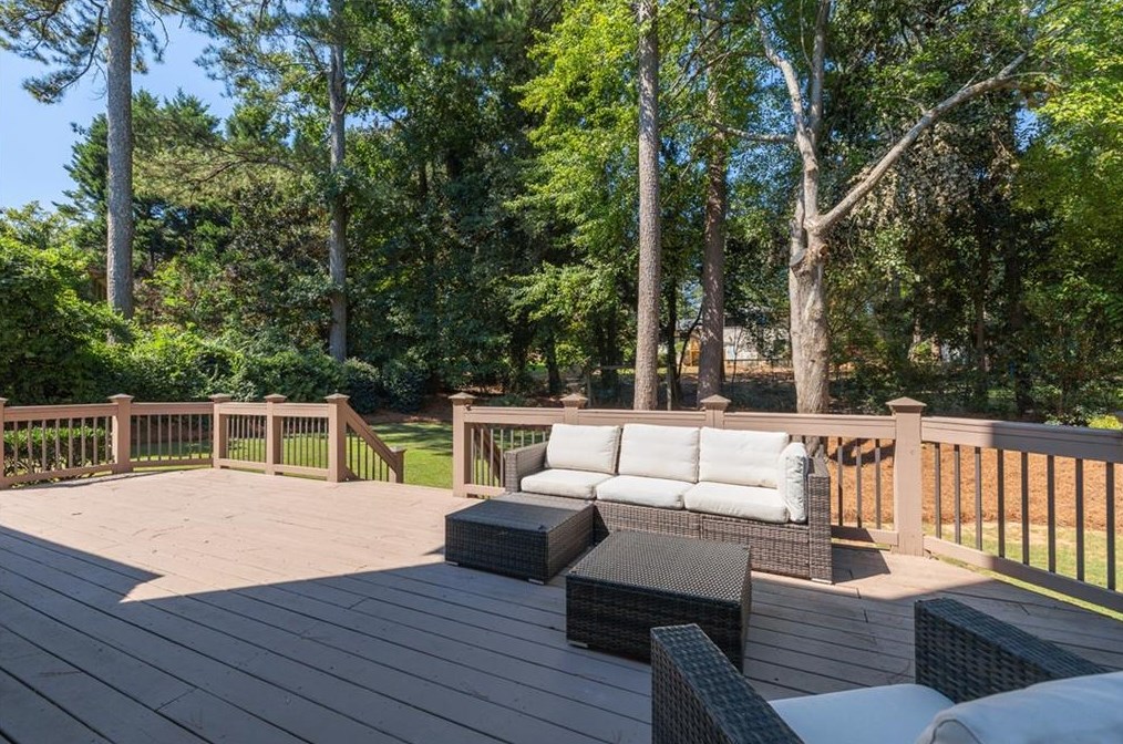 1664 Colebrook Cir, Decatur GA  30033-1425 exterior