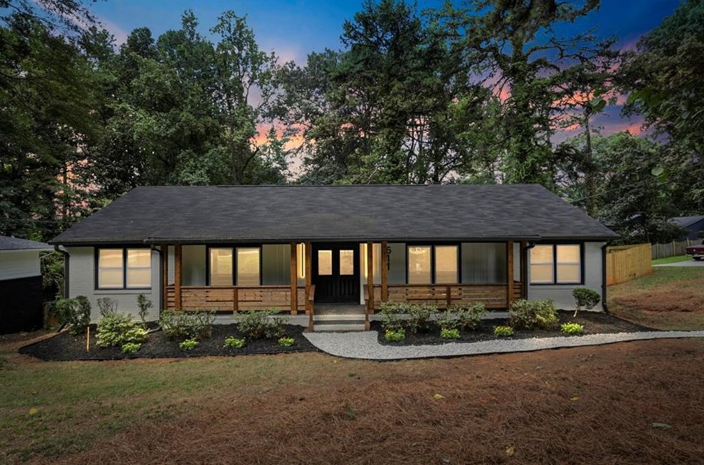 611 Hammond Dr, Atlanta GA  30328-5231 exterior