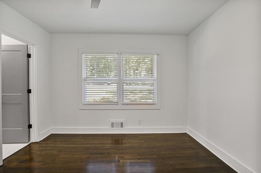 611 Hammond Dr, Atlanta GA  30328-5231 exterior