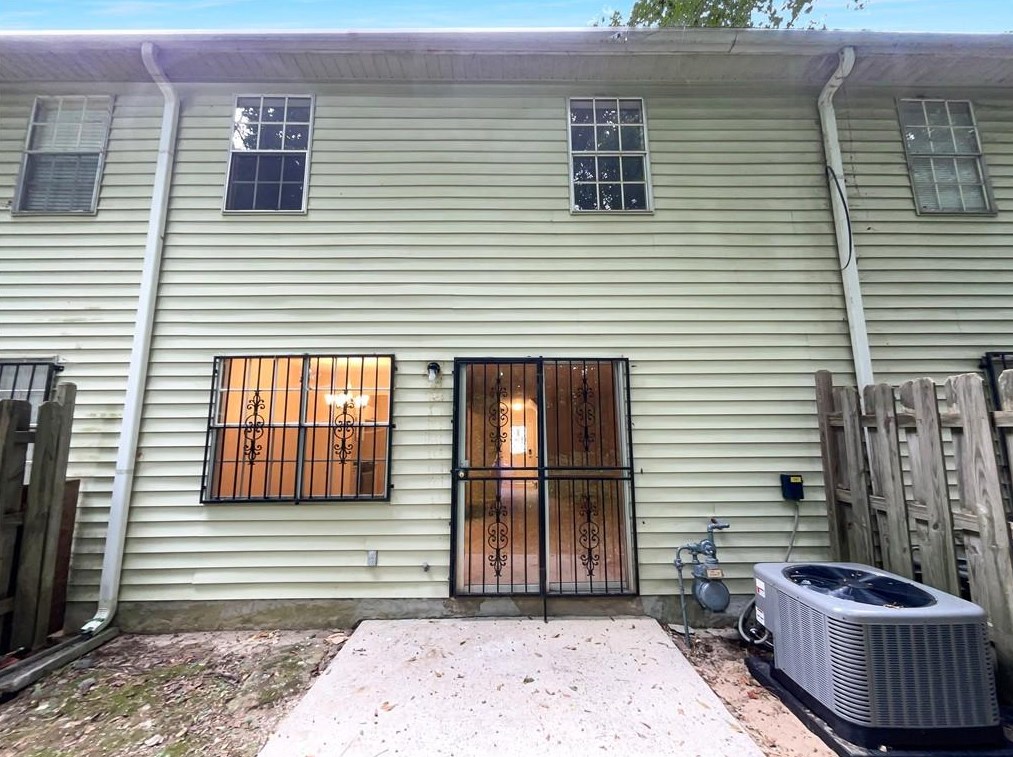 1206 Pine Tree Trl, Atlanta GA  30349-4987 exterior