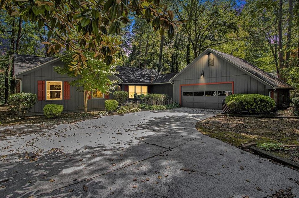 1376 Hidden Hills Pkwy, Stone Mountain, GA 30088-3119