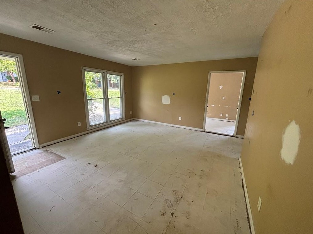 2875 Carriage Ln, Atlanta, GA 30349