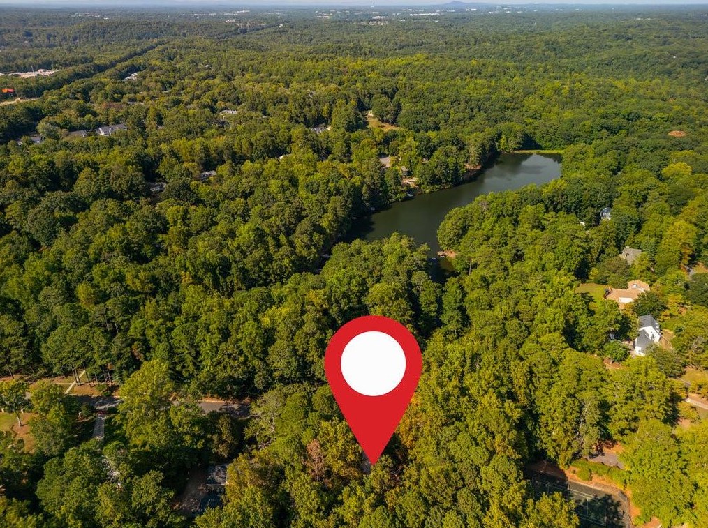 8326 Berkley Rdg, Atlanta GA  30350-3403 exterior