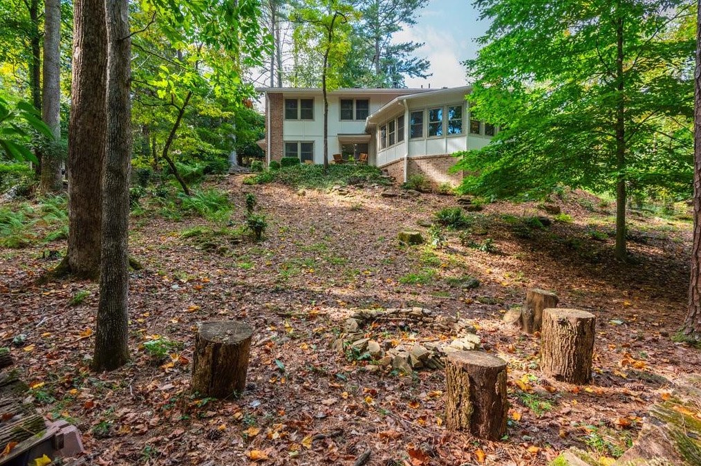 8326 Berkley Rdg, Atlanta GA  30350-3403 exterior