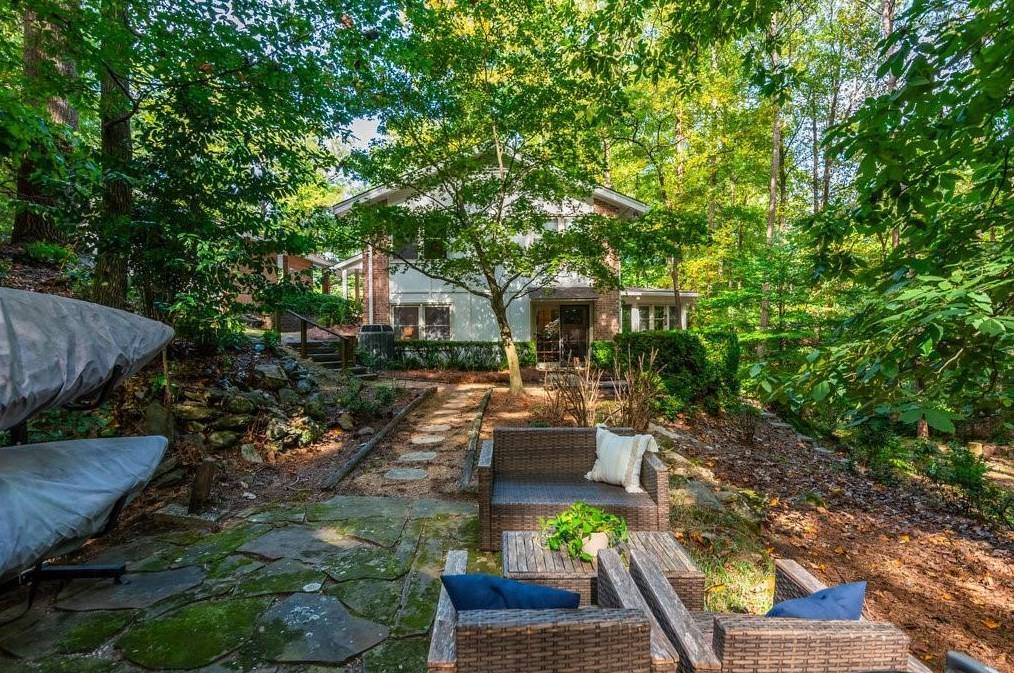 8326 Berkley Rdg, Atlanta GA  30350-3403 exterior