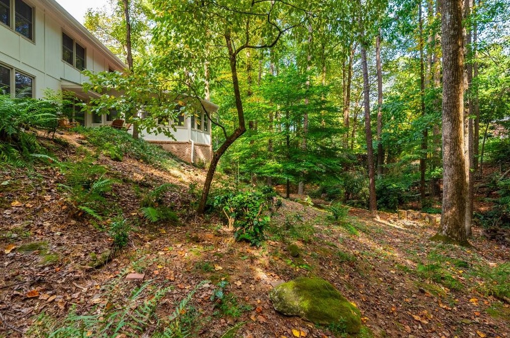 8326 Berkley Rdg, Atlanta GA  30350-3403 exterior