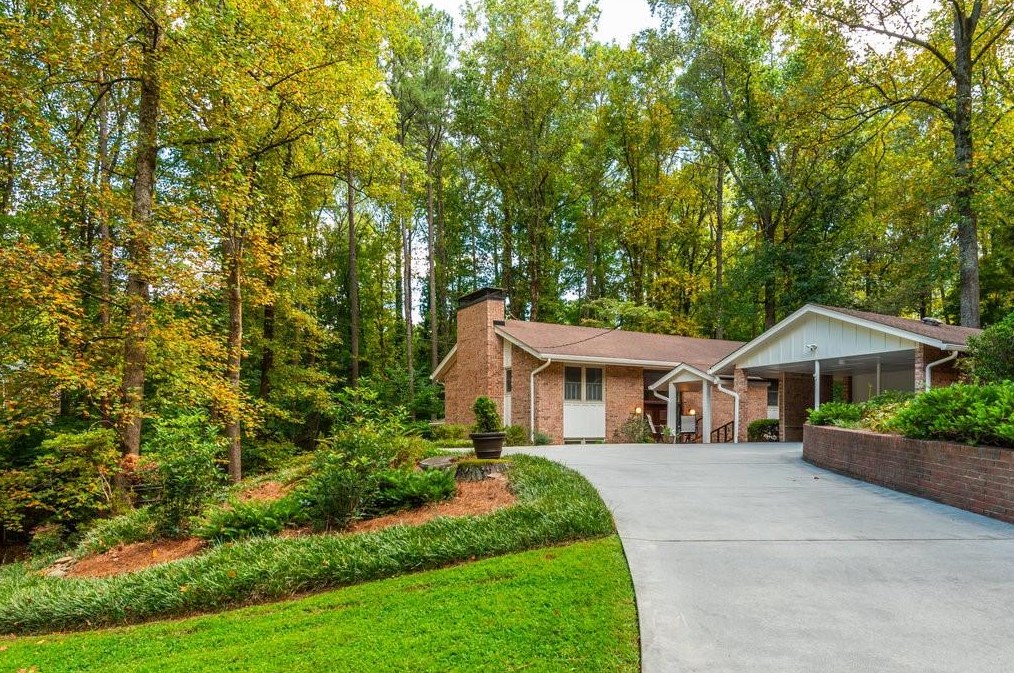 8326 Berkley Rdg, Atlanta GA  30350-3403 exterior