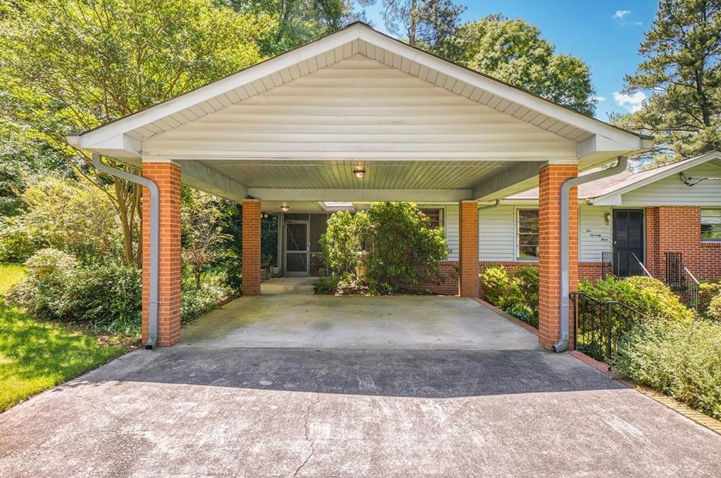 1073 N Druid Hills Cir, Decatur, GA 30033